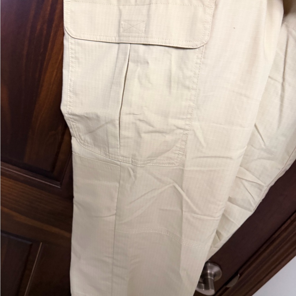 Amazon Essentials Cargo Pants - Picture 4 of 6